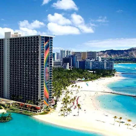 Room In Holiday House - Hgvc Hawaiian Village Resort Spa, Hot Tub, Pool